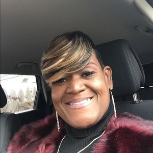 Meet your Posher, Monica